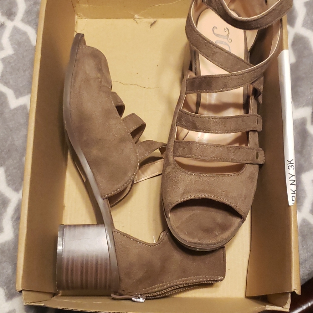 Journee Collection sandal